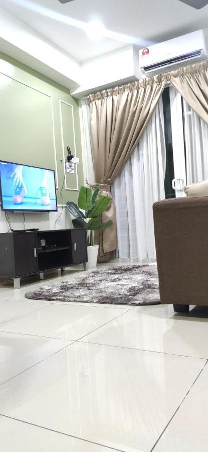 Dperdana -Dinies Pool,Wifi, Centre Of Kota Bharu, 4-5 Pax Διαμέρισμα Εξωτερικό φωτογραφία