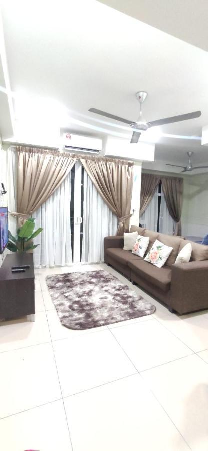 Dperdana -Dinies Pool,Wifi, Centre Of Kota Bharu, 4-5 Pax Διαμέρισμα Εξωτερικό φωτογραφία