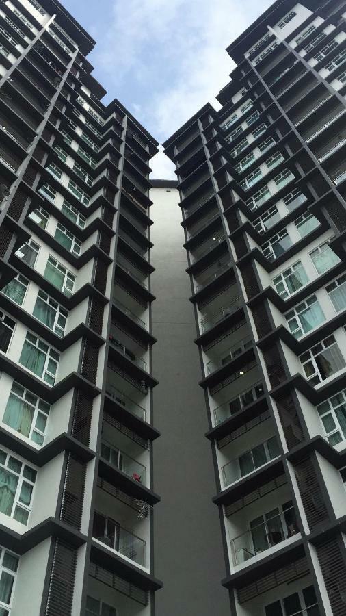 Dperdana -Dinies Pool,Wifi, Centre Of Kota Bharu, 4-5 Pax Διαμέρισμα Εξωτερικό φωτογραφία