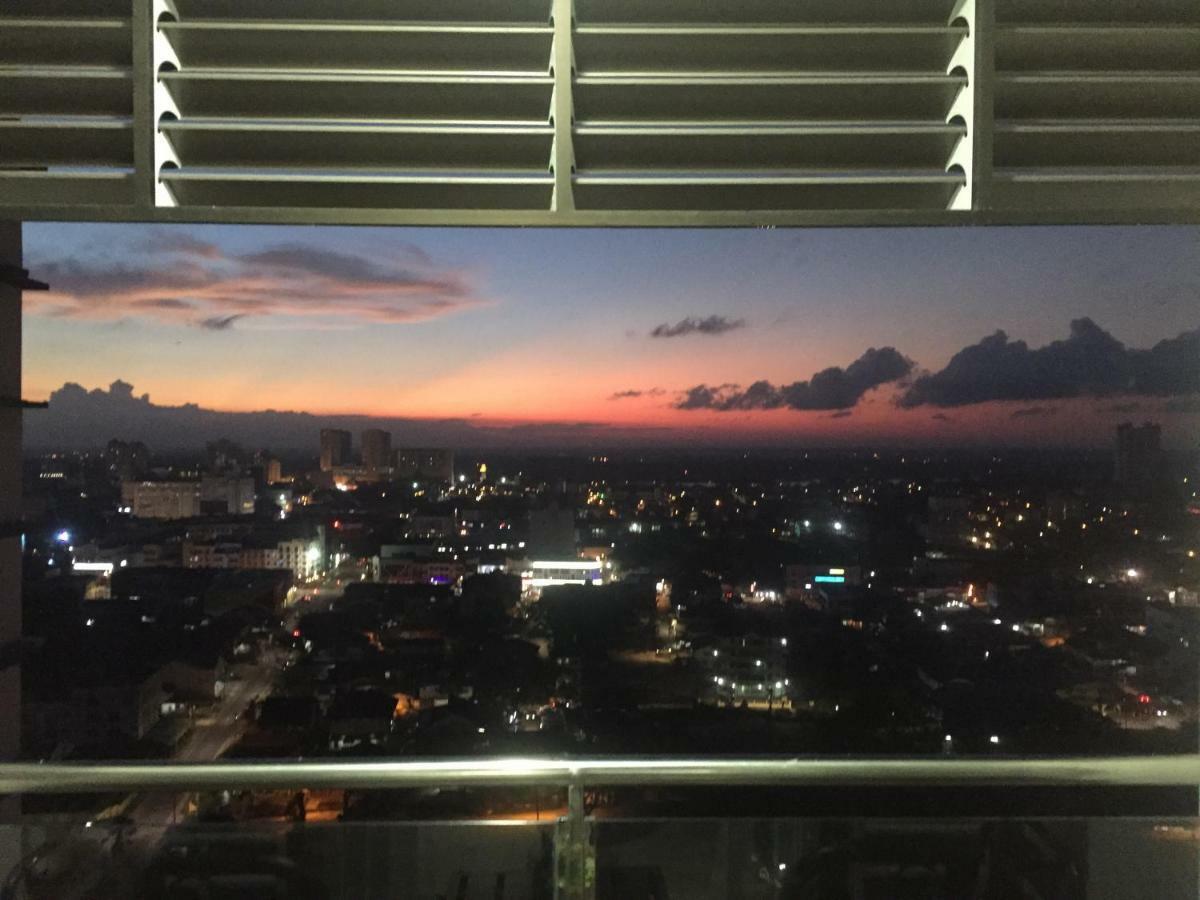 Dperdana -Dinies Pool,Wifi, Centre Of Kota Bharu, 4-5 Pax Διαμέρισμα Εξωτερικό φωτογραφία