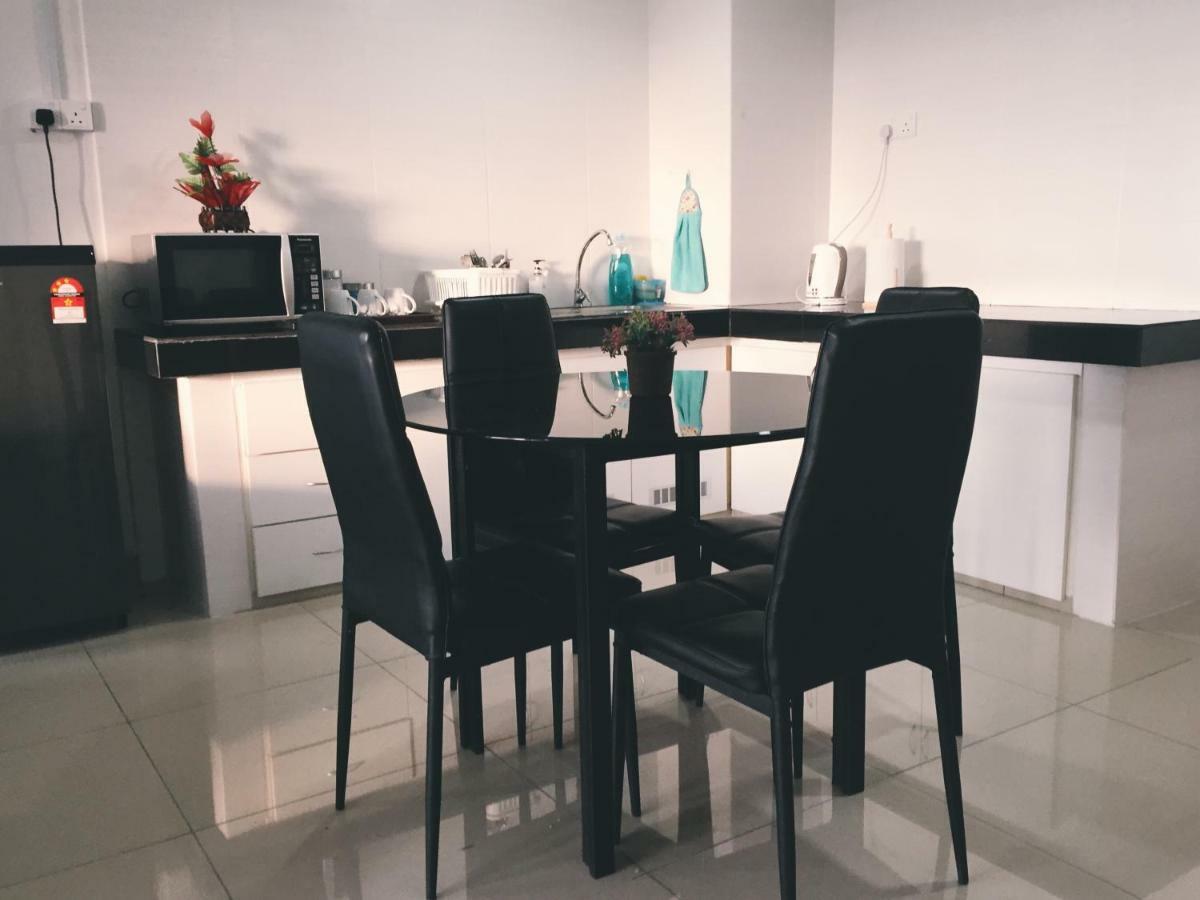 Dperdana -Dinies Pool,Wifi, Centre Of Kota Bharu, 4-5 Pax Διαμέρισμα Εξωτερικό φωτογραφία