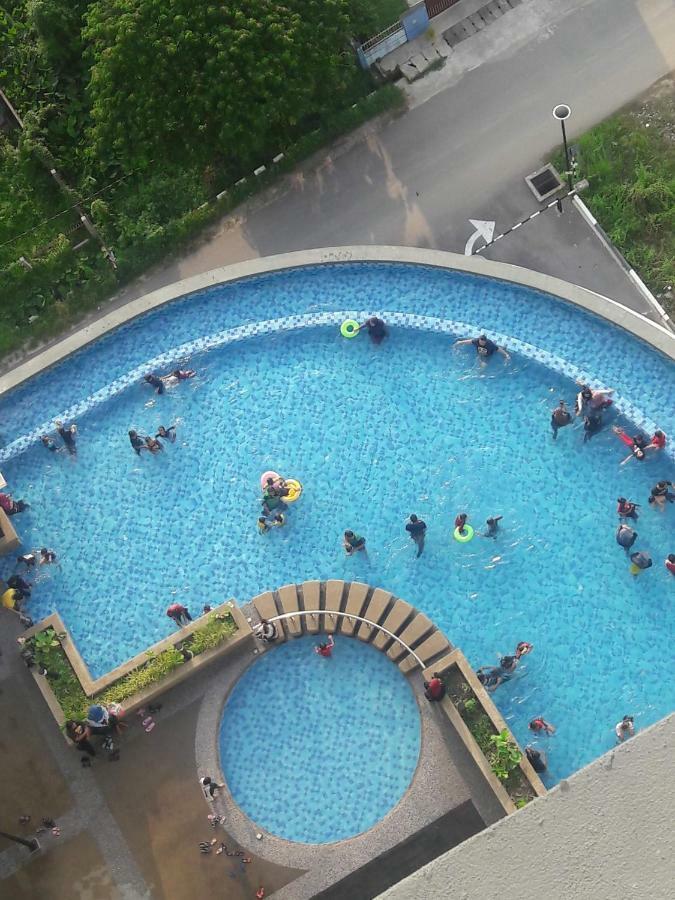 Dperdana -Dinies Pool,Wifi, Centre Of Kota Bharu, 4-5 Pax Διαμέρισμα Εξωτερικό φωτογραφία